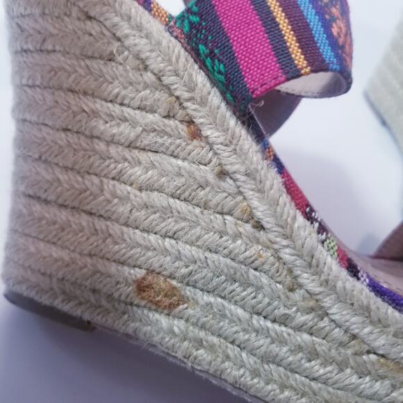 Steve Madden Multicolor Tribal Print Criss Cross Wedge Sandals - Picture 4 of 13